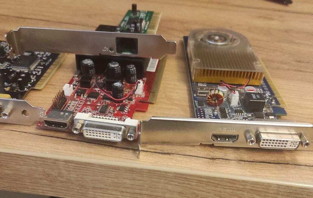 Placa video GT, placa audio, placa LAN