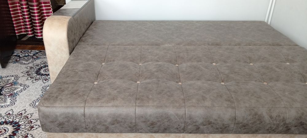 Диван-,двухспальная кровать