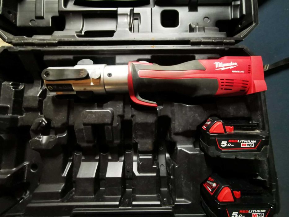 Presa sertizare Milwaukee  M18 BLHPT pentru instalatii +bacuri geberit