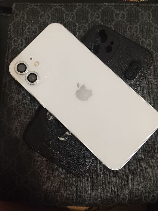 iPhone 12 бездок