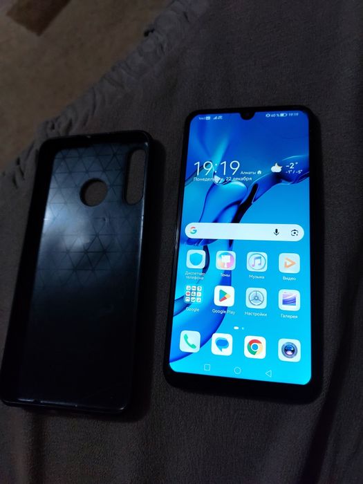Продам смартфон huawei p30lite