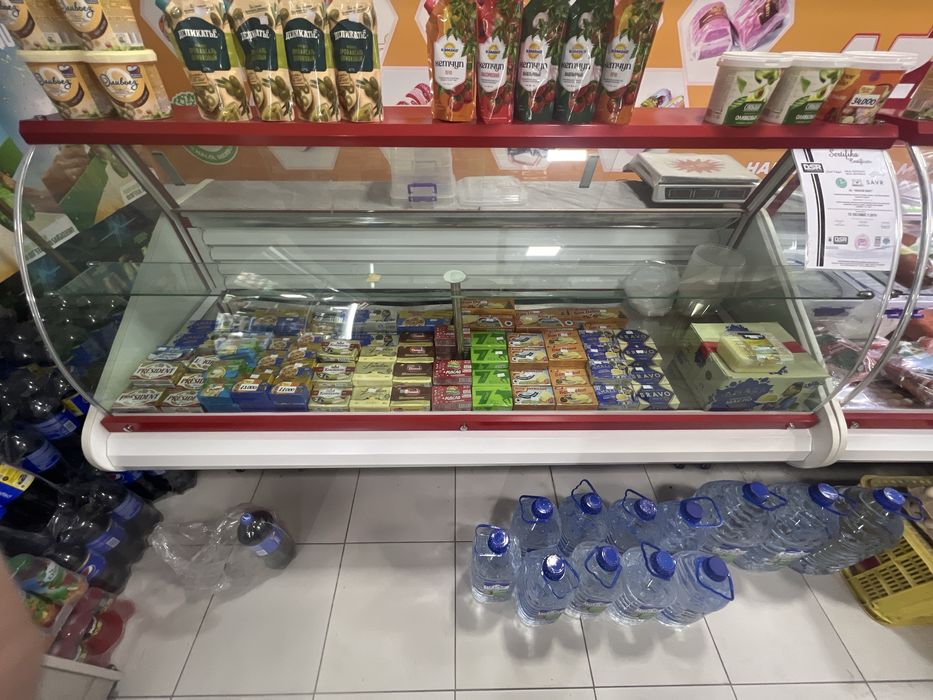 Холодильник, витрина 100%