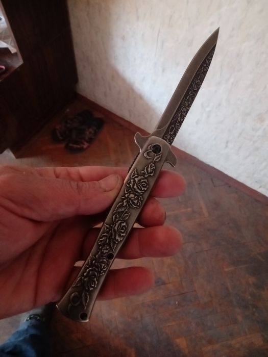 Продавам сгъваем нож