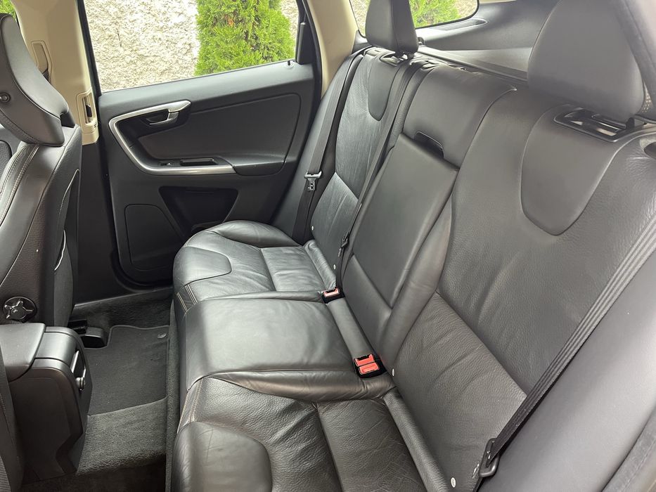 Volvo_XC60  2.4 D4 AWD 4x4 Automat 163 CP