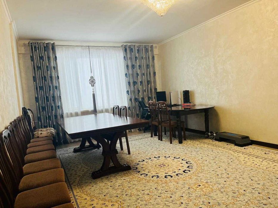 Продается квартира 4 комнатная