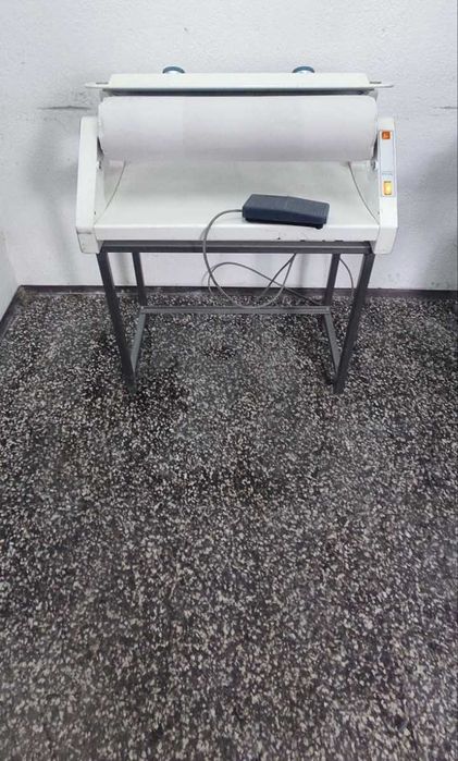 Гладачен каландър, подлепваща преса, ютия