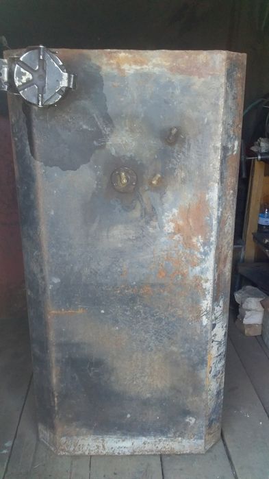 Продам 2 топливных бака