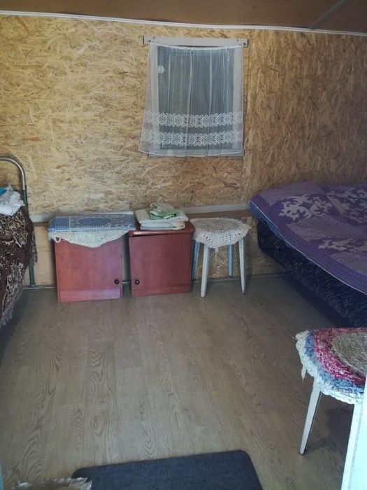 Участок с домиками на Бухтарме