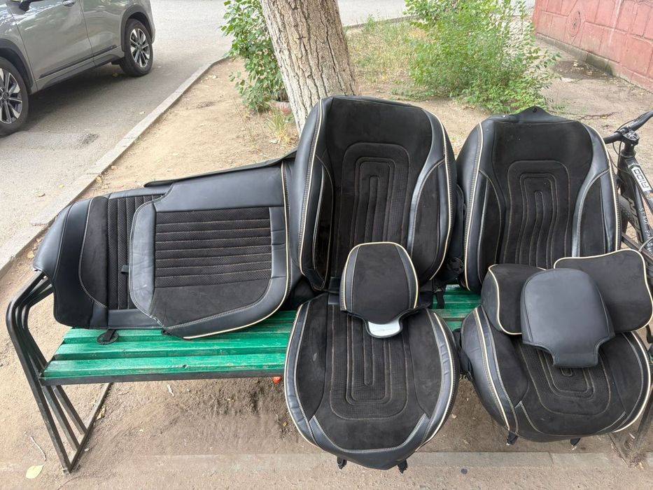 Продам чехлы автомобильные,Lexus gs300, Toyota Aristo.