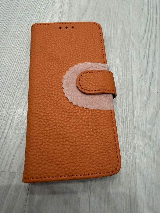 !20лв.! Продавам 3 броя НОВИ калъфи за Apple Iphone 17 pro