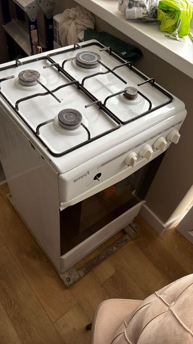 Срочно продам газ плиту