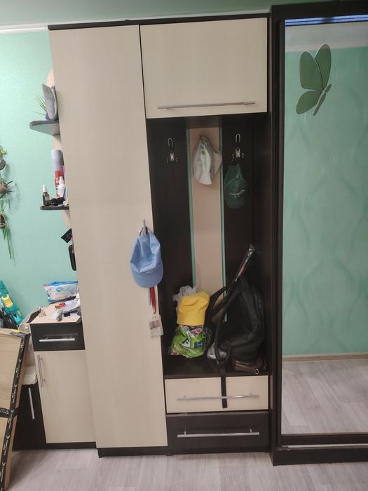 Продам  прихожую