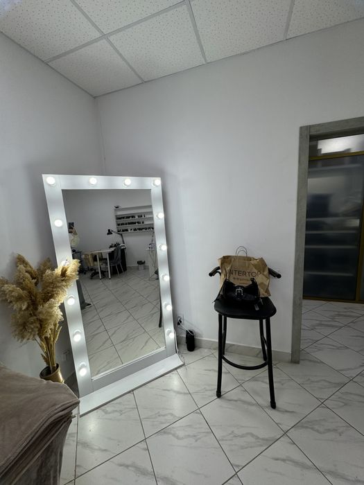 Сдается место для маникюра