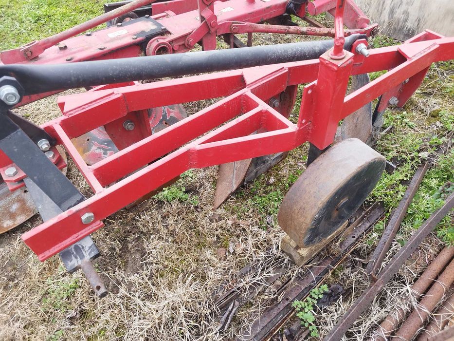 Плуг 3х25 за малък трактор