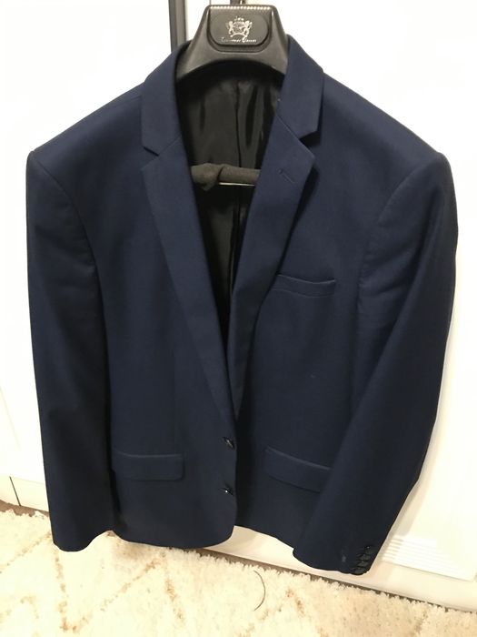 Продам костюмы, пиджаки