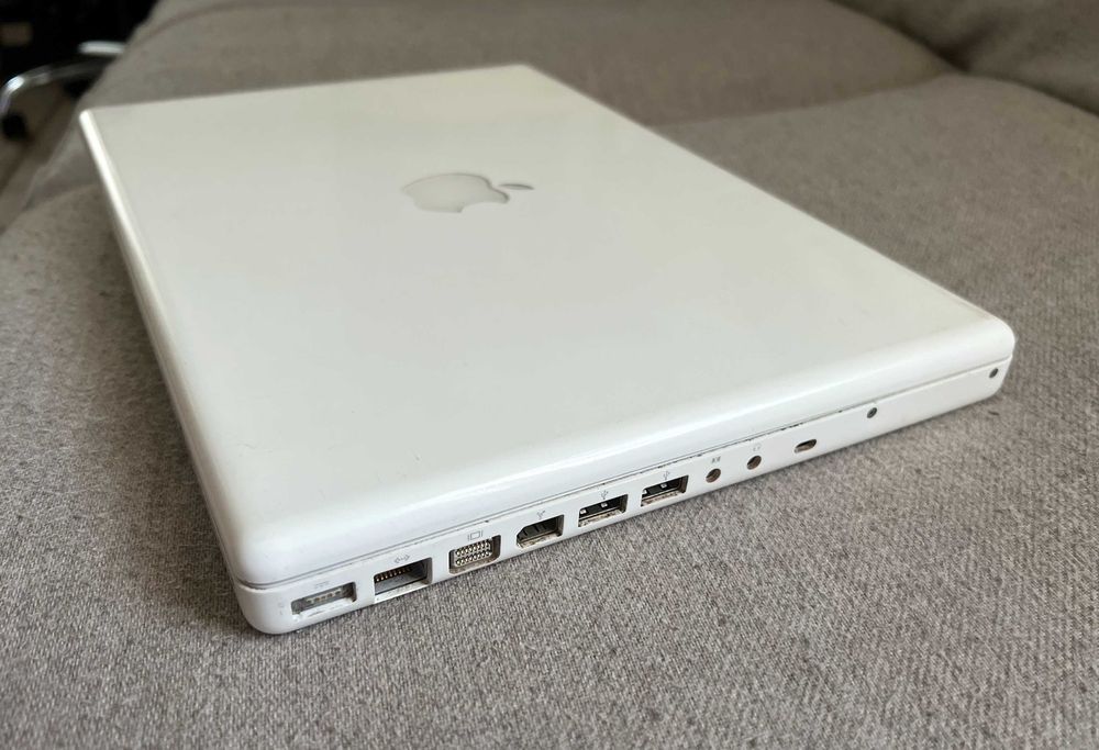 MacBook White A1181 13.3 Intel Core2Duo 2.13GHz defect HDD
