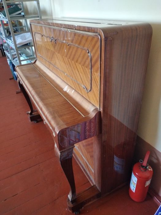 Пианино петроф сотилади