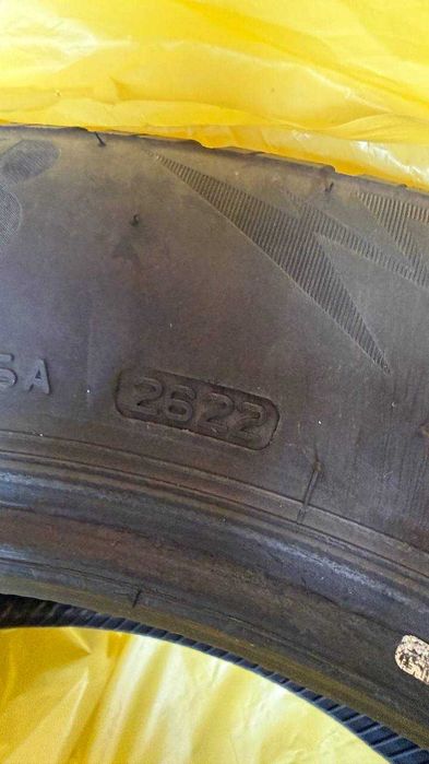 Зимни гуми 4 броя bridgestone 235/55R19 blizzak LM005 105V