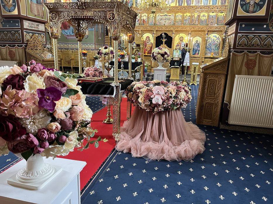 Aranjamente cristelnita de inchiriat