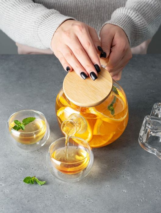 Choynak (choy uchun) shishali va bambuk qopqog'li