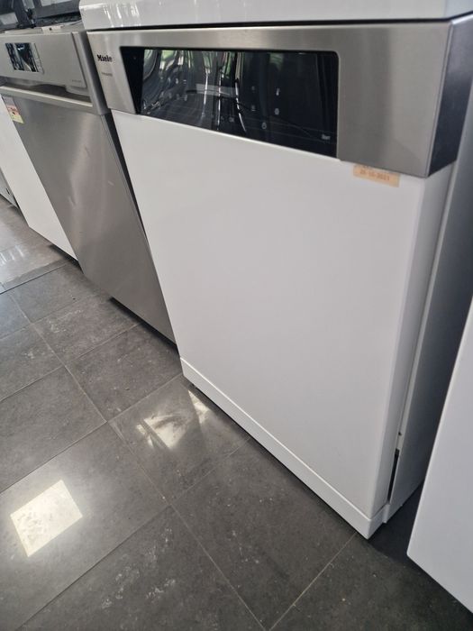 Свободностояща съдомиялна Miele  PFD101