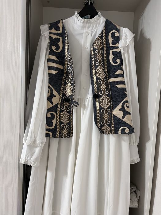 Көйлек желеткасымен бірге