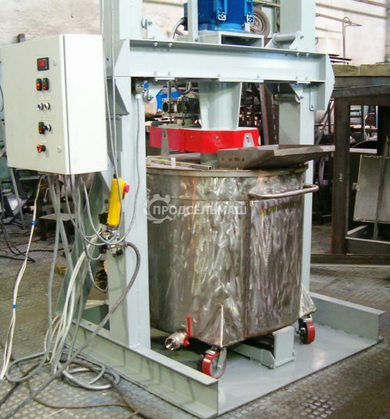 Нержавеющие ёмкости, мешалки,лотки, фильтры.