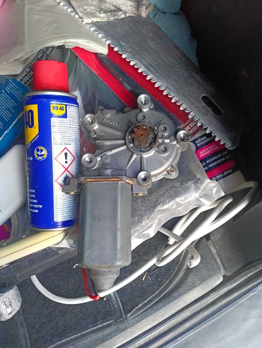 Моторче за стъко Фолксваген Пасат б3 ляво