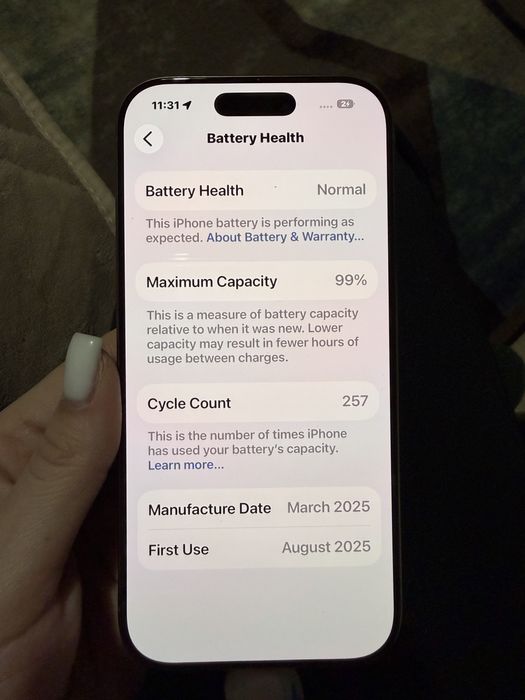 iPhone 16 pro Desert Titanium