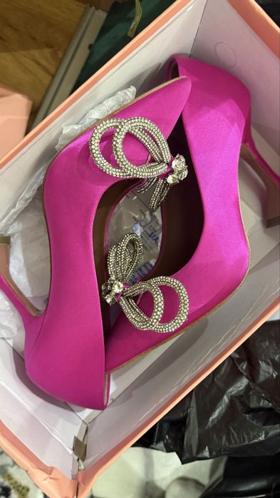 туфлила сотилади