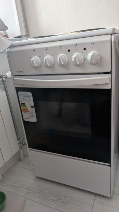 Продам электроплиту Flama