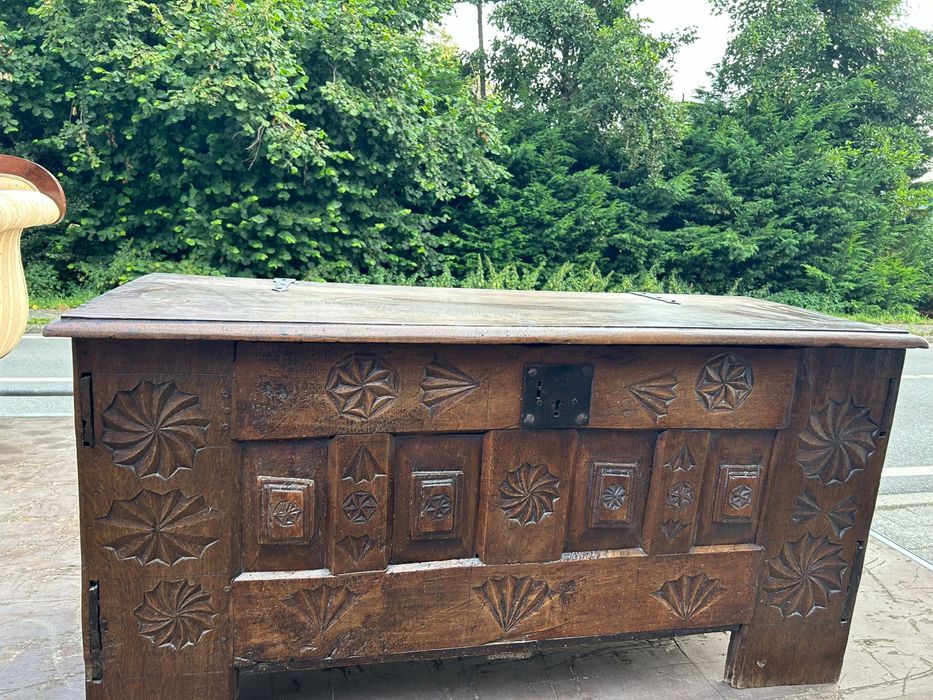 Ladă veche de colecție