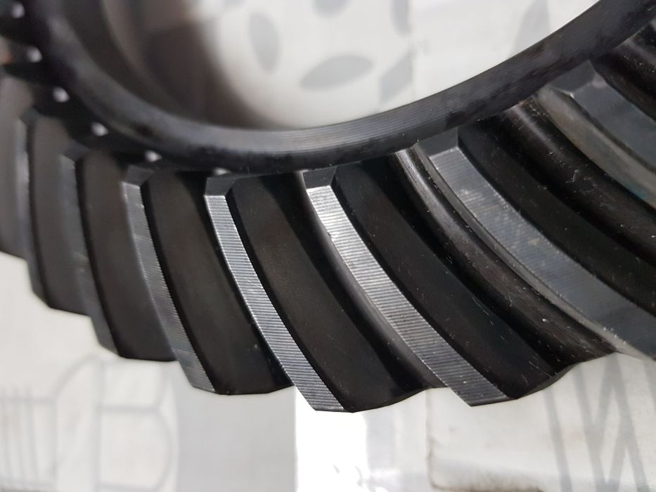 Мерцедес Г-клас w463.w461 НОВИ пиньон и корона