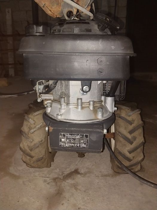 Косилка беда уришга сотилади