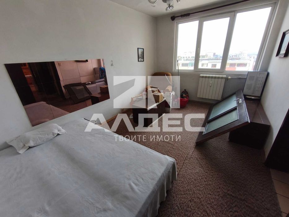 Продава се панорамен двустаен ап. в Младост 1!