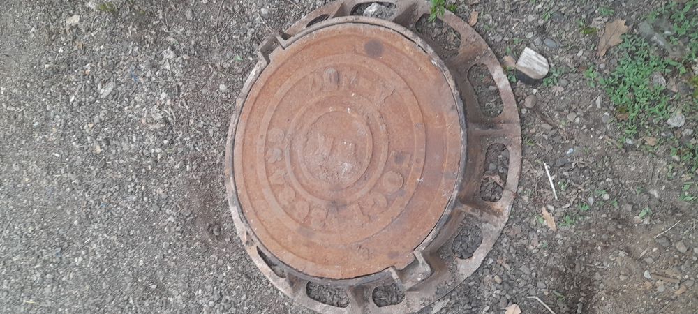 Продам люк чугунный