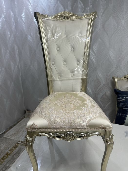 срочно продам стуля для гостиной и зал модель хурам роза