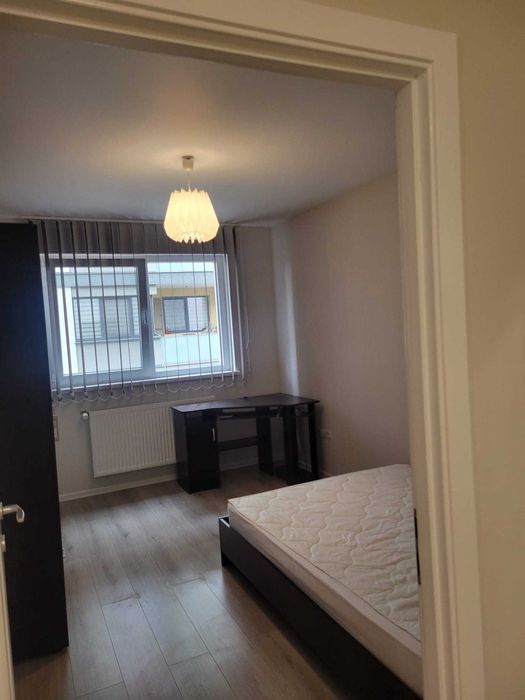 Inchiriez apartament cu 2 camere si parcare