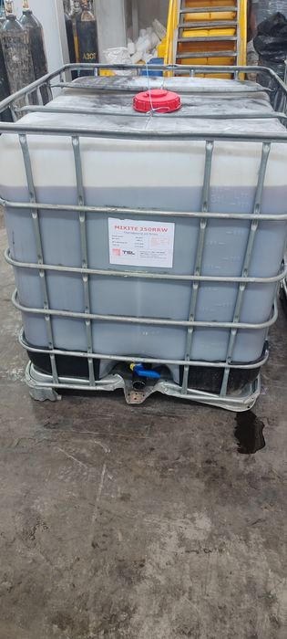 Улучшите характеристики вашего бетона с нашими добавками!