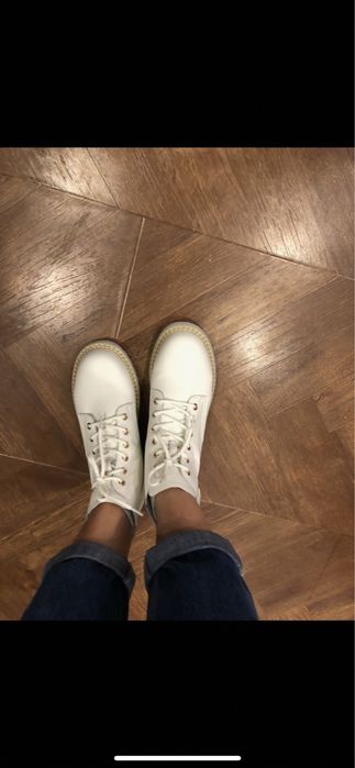 Ботинки белые