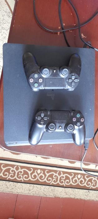 Продам PS-4,состояние отличное
