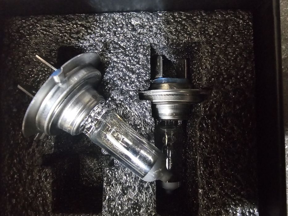 Set 2 Becuri auto PHILIPS  Vision Ultra H7 12V 55W