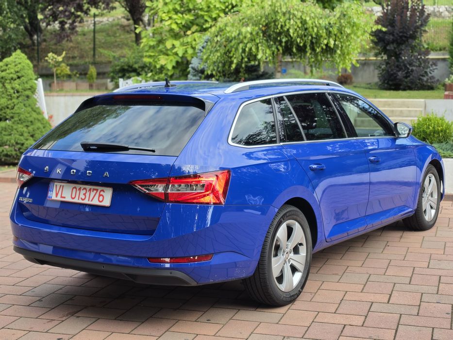 SKODA Superb 2022 — imagine 5
