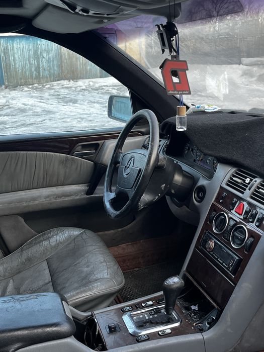 Срочно продаю мерседес