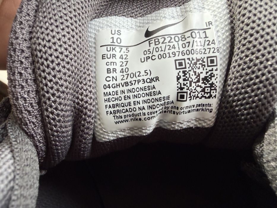 Кроссовки Nike размер 42