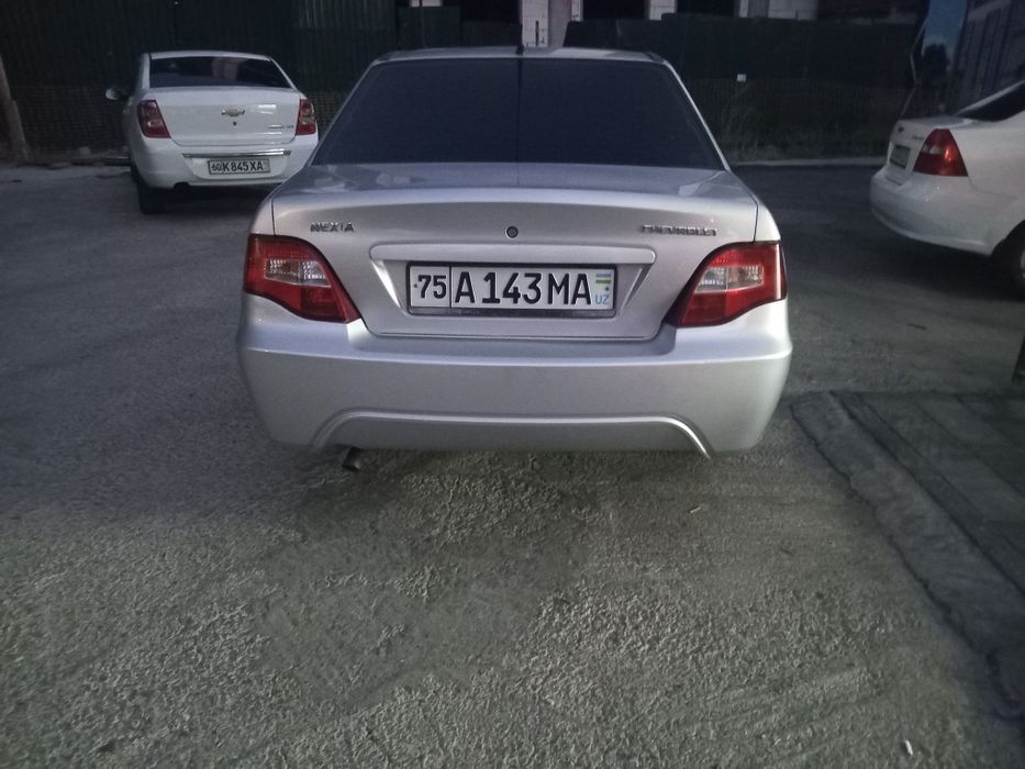 Нексия 2  сотилади