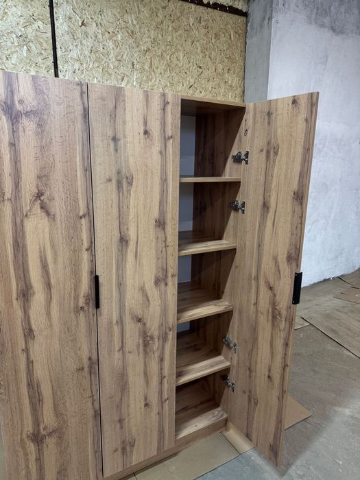 3-х дверный Шкаф