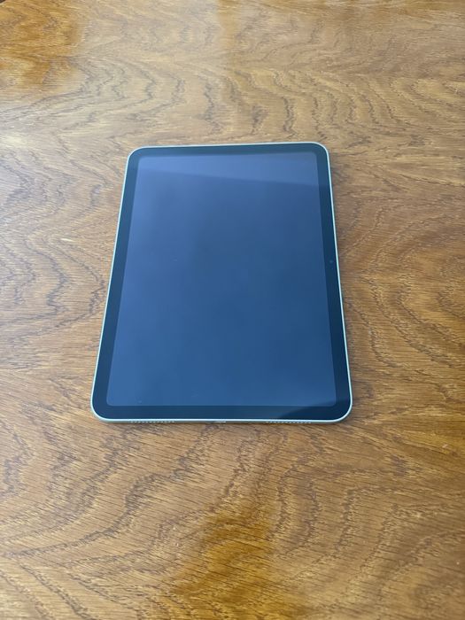 Tableta Ipad 10 impecabila , ca nou, baterie 6 zile