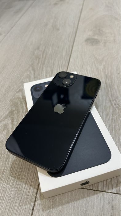 Продам iPhone 13 темно-синий 128 ГБ
