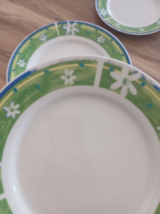 Комплект от 18 чинии